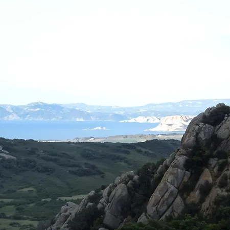 Lu Colbu Alloggio per agriturismo Trinità dʼAgultu